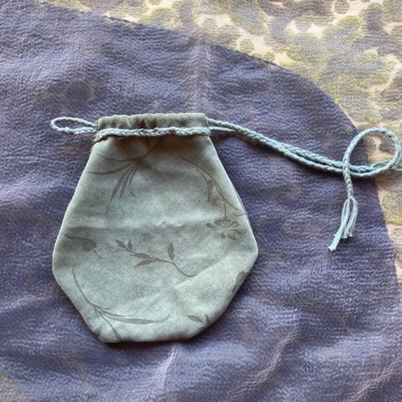 Upcycled handcrafted carry pouch Druid Celtic amulet - Picture 10 of 10